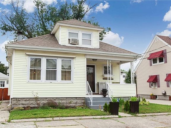 3rd image of 193 Oakdale Ave