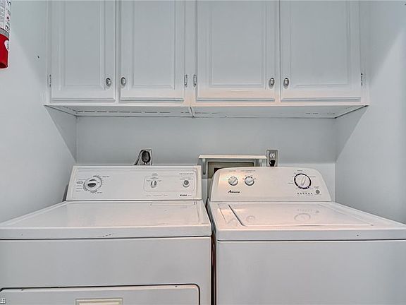 2nd image of 405G Fulton St #G