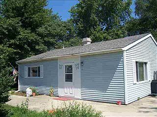 1st image of 11939 Division St