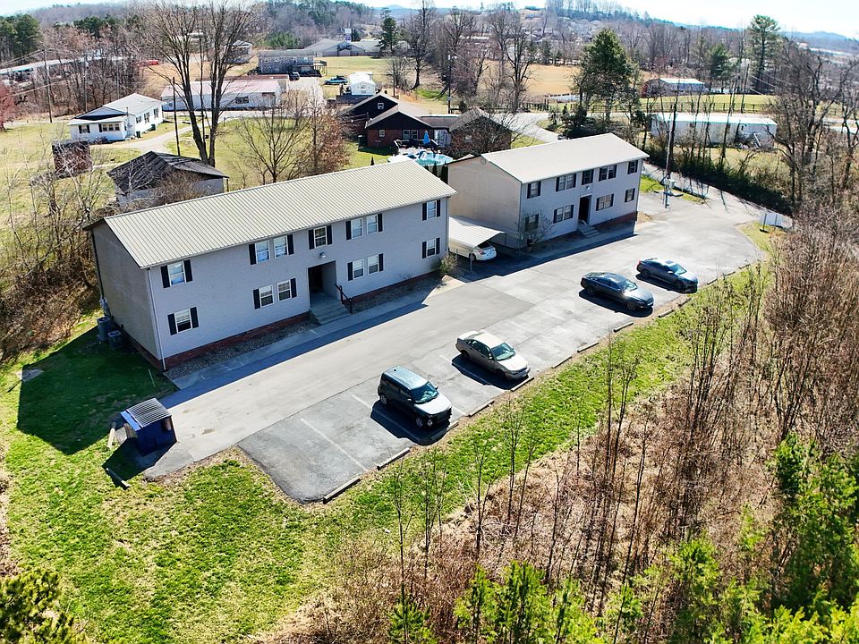 1st image of 448 N Hills Rd