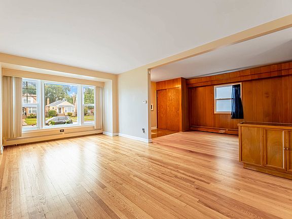 2nd image of 8614 S Prairie Ave
