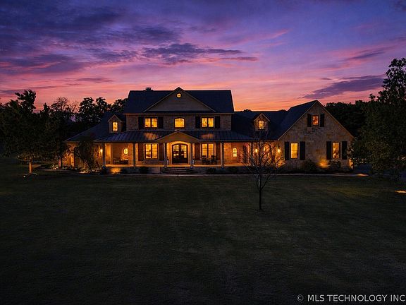 2nd image of 1739 Gateway Rd