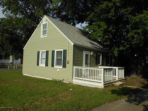 2nd image of 323 Main St