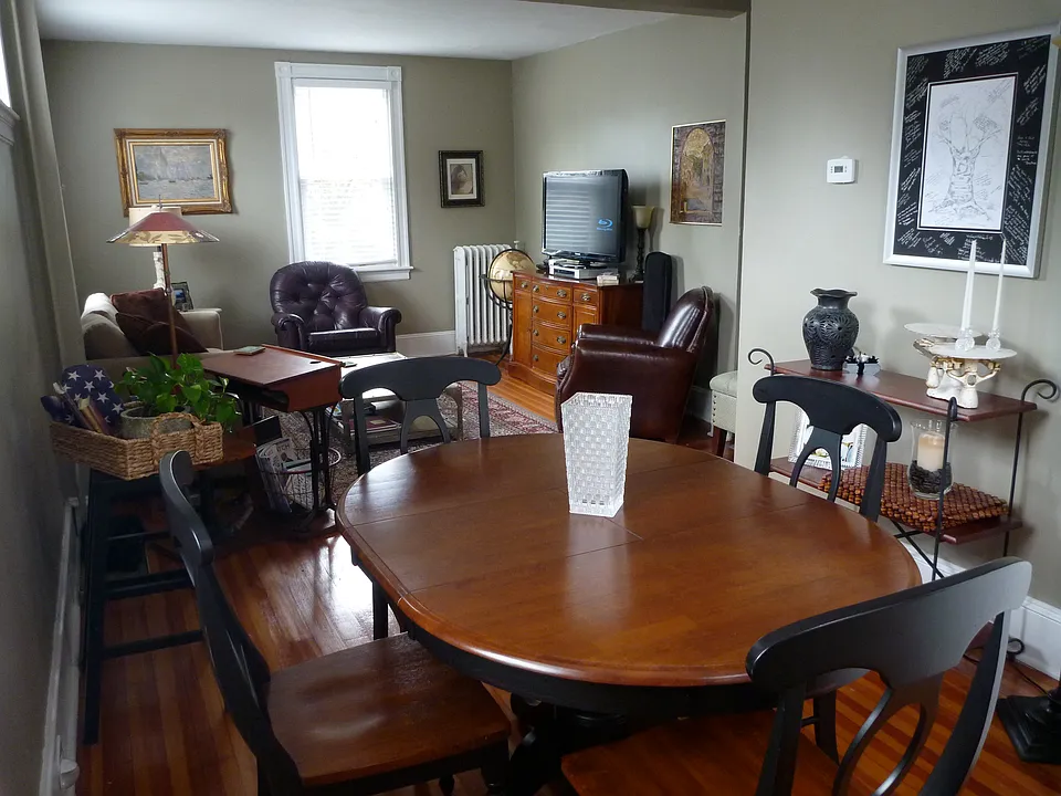 132 Gibbs Ave #2