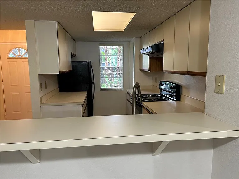 2143 Fox Chase Blvd — Photo 6