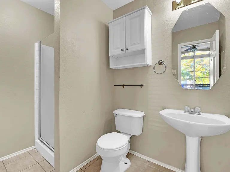 1708 Windcastle Dr — Photo 8