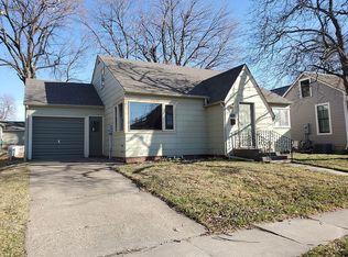 1112 Washington St, Pella, IA 50219