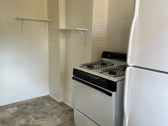 3rd image of 1442 Pearce Park #8