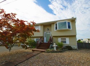 740 Tunney Point Dr, Toms River, NJ 08753