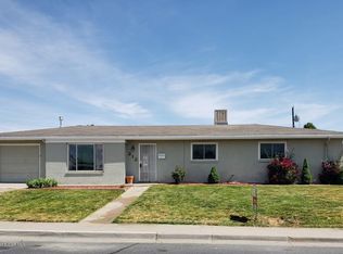 212 Summit Dr, Farmington, NM 87401