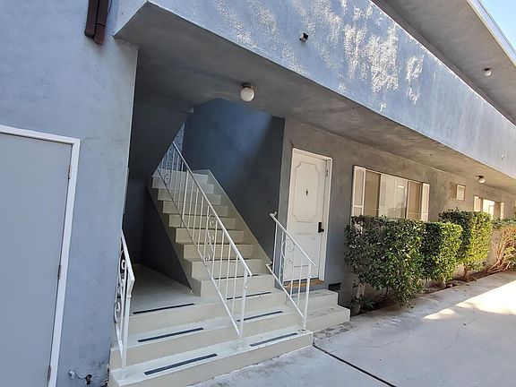 4th image of 1822 Barry Ave #3