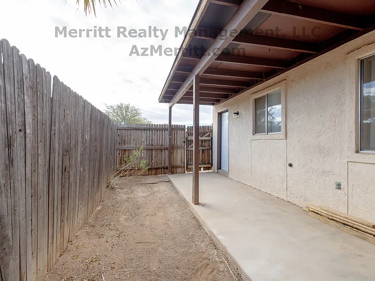 4407 E Edison St — Photo 5