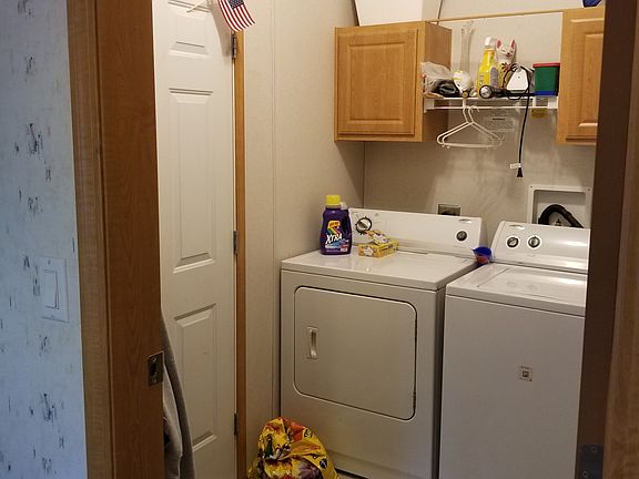 2nd image of 301 Laurel Dr