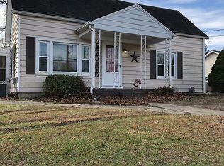 812 E Madison St, Riverton, IL 62561