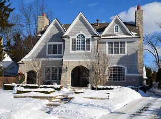 620 Lakeside Rd, Birmingham, MI 48009