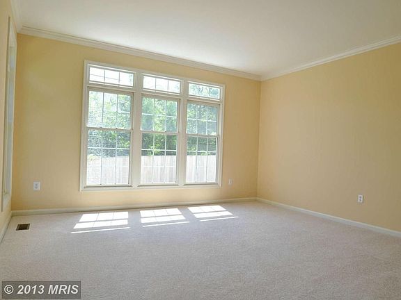 4th image of 6124 Florence Ln