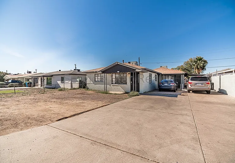1926 E Osborn Rd #1 — Photo 2