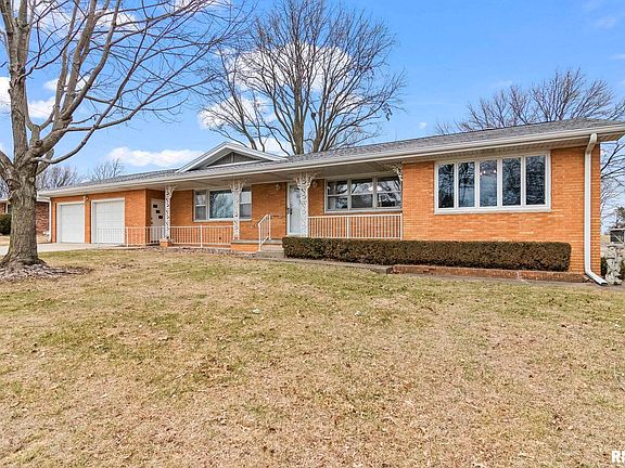 2nd image of 13 Knollwood Dr