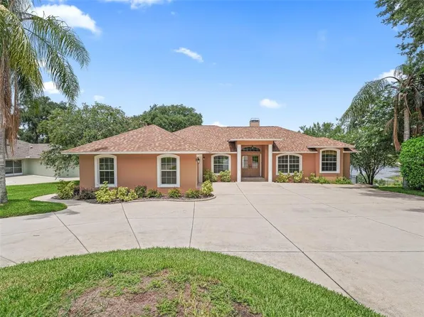217 Forest Park Ln, Lady Lake, FL 32159