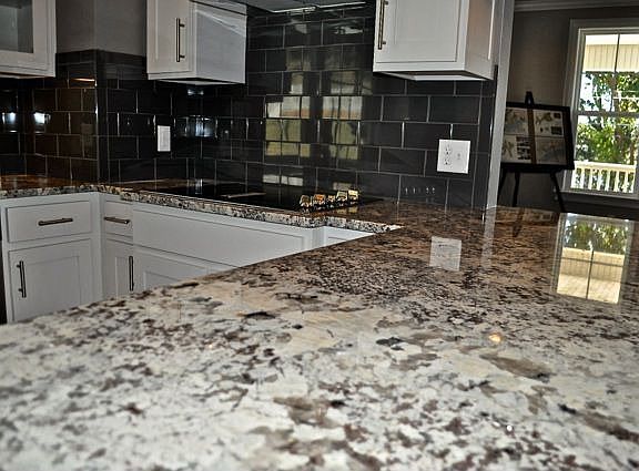 4th image of 161 Riverside Ave