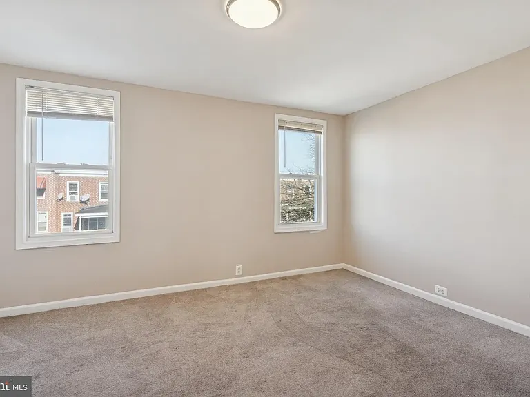3343 Ravenwood Ave — Photo 8