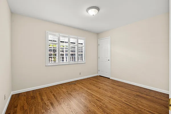 5525 Amby Dr — Photo 18