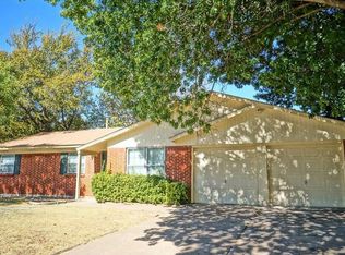 313 NE Craig St, Burleson, TX 76028