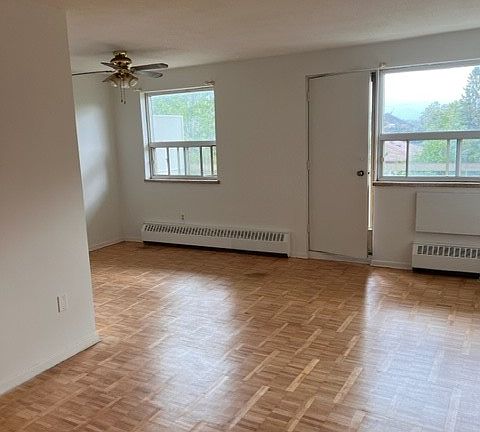 3rd image of 105 Winlane Dr #404