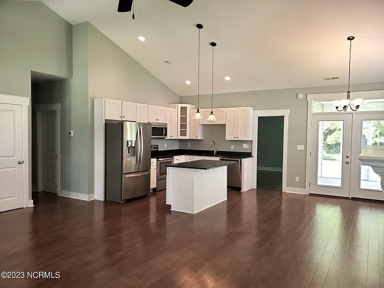 112 Meadowbrook Ct — Photo 12