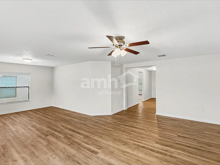 1122 Brenton Leaf Dr — Photo 7