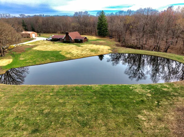 1022 Grouse Ln, Louisville, IL 62858