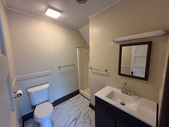 2nd image of 114 Oak St #3