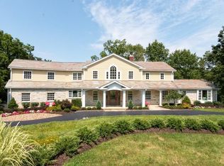 34055 Old Kinsman Rd, Chagrin Falls, OH 44022