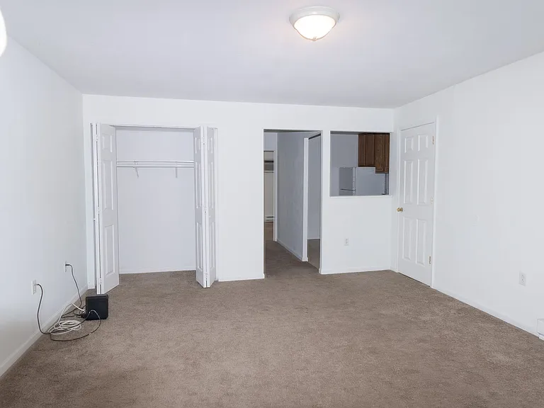 2209 Oakwood Dr — Photo 7