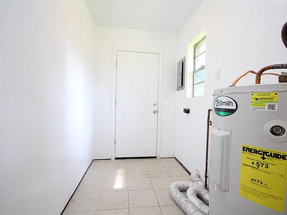 5th image of 8610 Figland Ave APT B