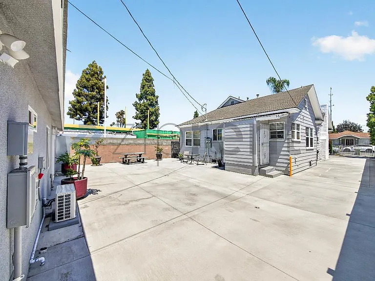 4013 S Harvard Blvd — Photo 15