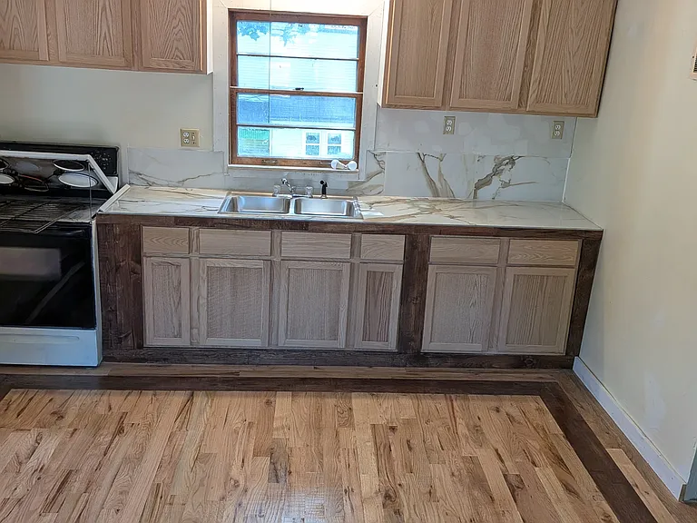 144 Virginia St #B — Photo 11