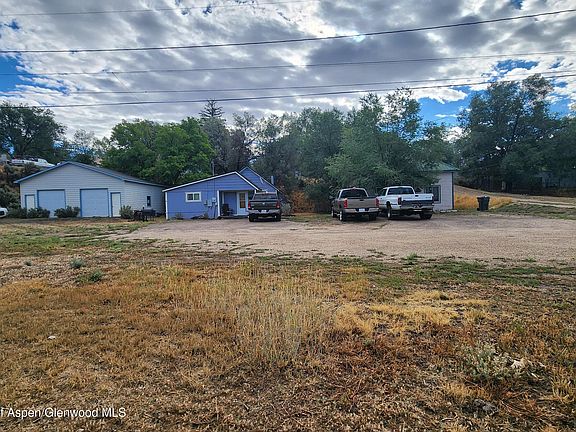 5th image of 746 Colorado St