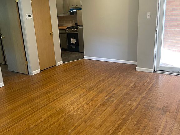 5th image of 1228 S Elm Ave #D