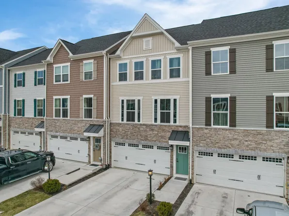 131 Burkwood Ter, Lake Frederick, VA 22630