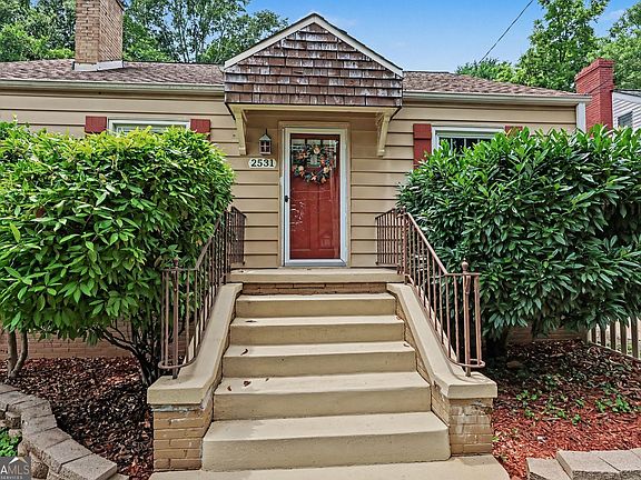 4th image of 2531 Batavia St