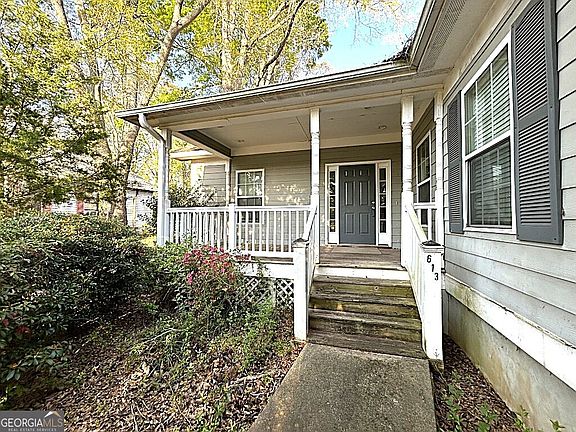 2nd image of 613 S Lee St