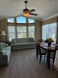 1 bed, 1.0 bath, 464 sqft, $1,550 — Photo 2
