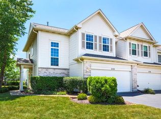 2132 Sunrise Cir, Aurora, IL 60503