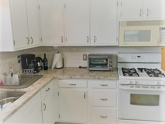 Self cleaning gas range