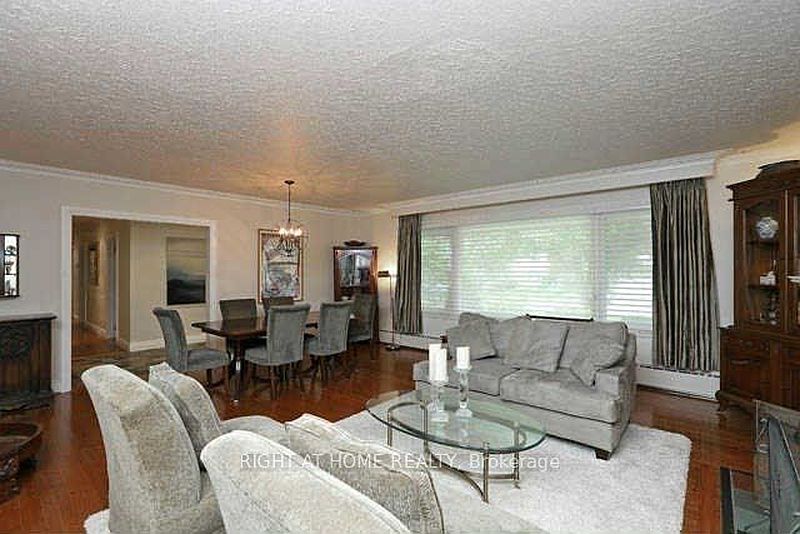 Ajax House for rent - 4 Bedrooms — photo 3