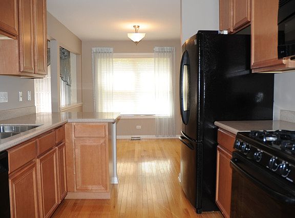 3rd image of 1743 W Ethans Glen Dr