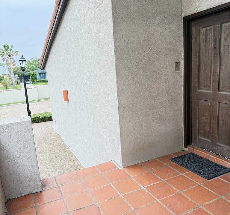 1st image of 4270 Ocean Dr #15