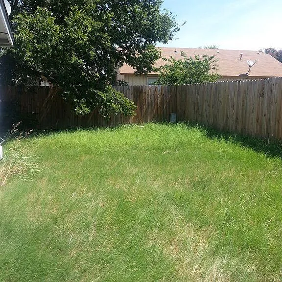 1604 W Braker Ln — Photo 1
