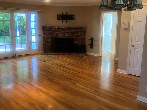 5th image of 20956 Elkwood St